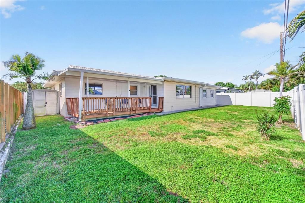 Activo con contrato: $425,000 (3 camas, 2 baños, 1559 Pies cuadrados)