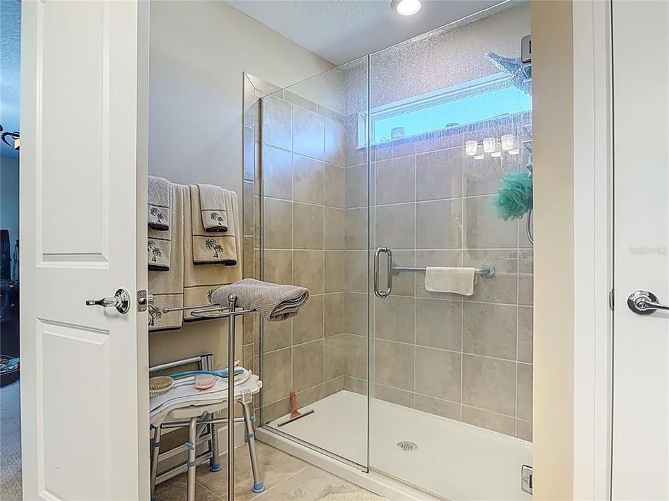 В аренду: $2,800 (4 спален, 2 ванн, 2395 Квадратных фут)