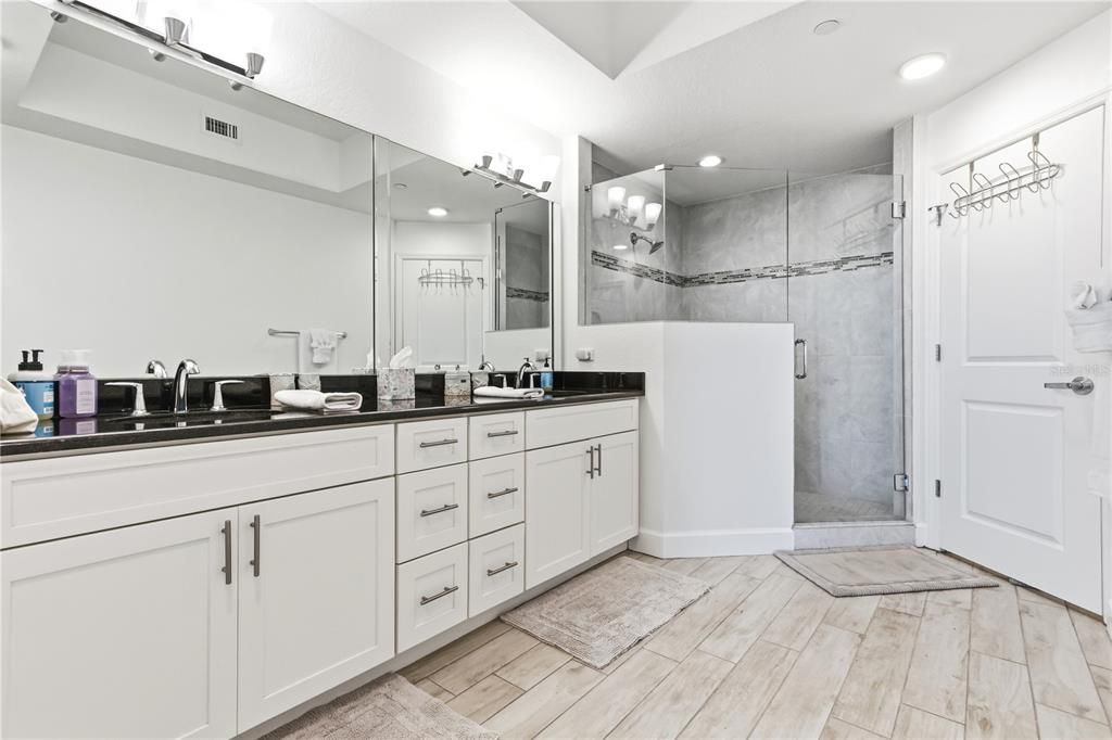 En Venta: $1,220,000 (3 camas, 2 baños, 1560 Pies cuadrados)