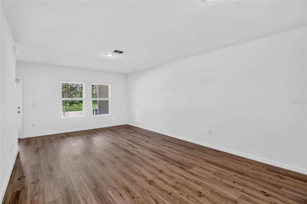 En Renta: $2,050 (3 camas, 2 baños, 1548 Pies cuadrados)
