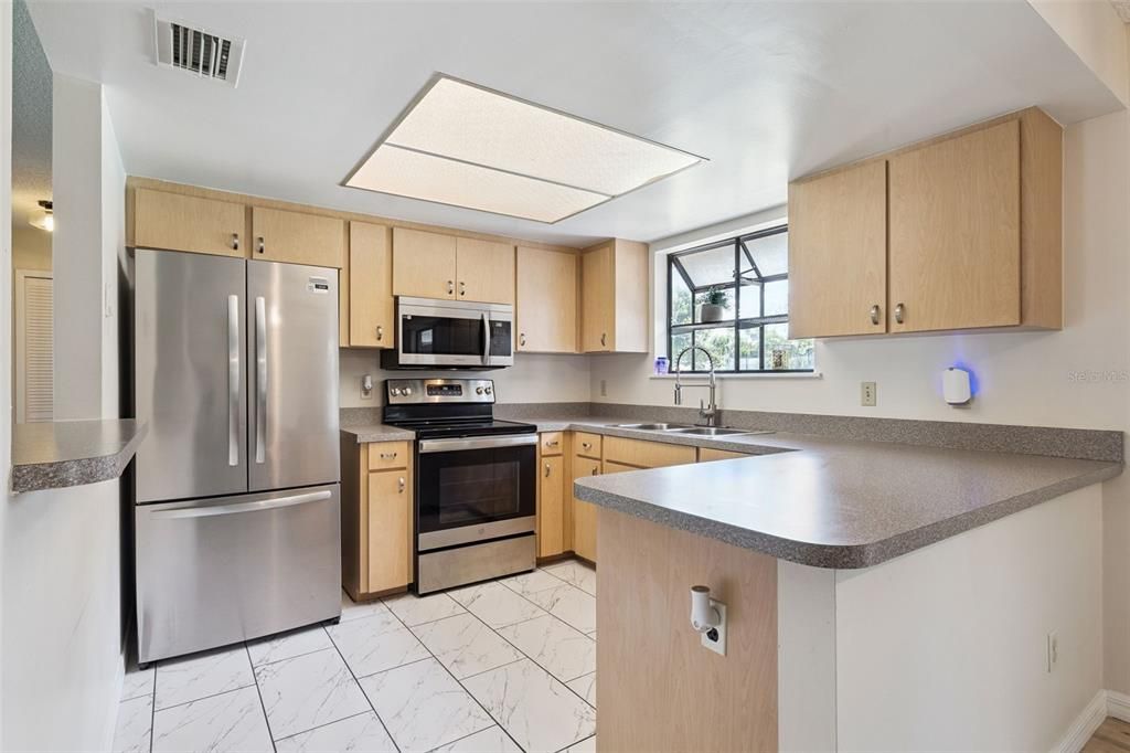 Activo con contrato: $299,900 (3 camas, 2 baños, 1449 Pies cuadrados)