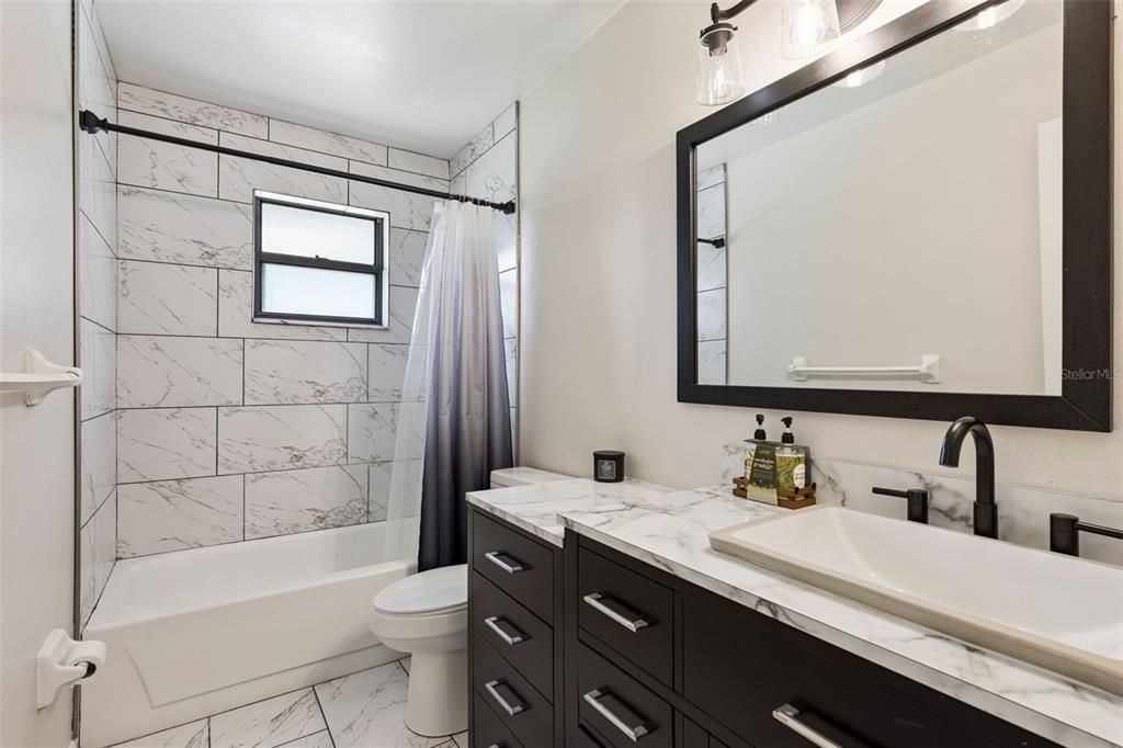 Activo con contrato: $299,900 (3 camas, 2 baños, 1449 Pies cuadrados)