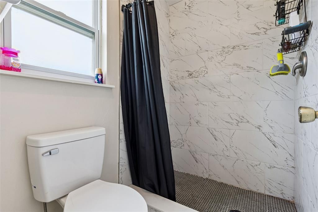 Activo con contrato: $299,900 (3 camas, 2 baños, 1449 Pies cuadrados)