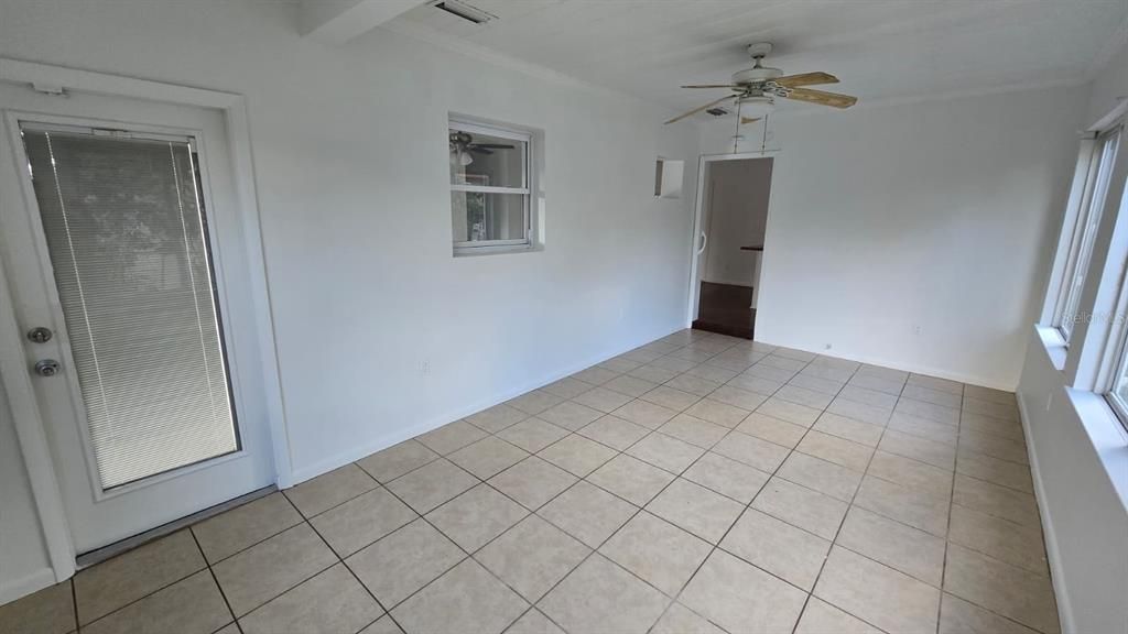 For Sale: $270,000 (3 beds, 2 baths, 1315 Square Feet)