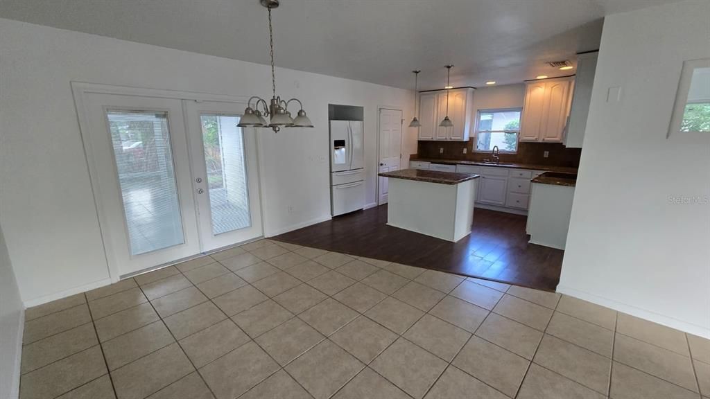 For Sale: $270,000 (3 beds, 2 baths, 1315 Square Feet)