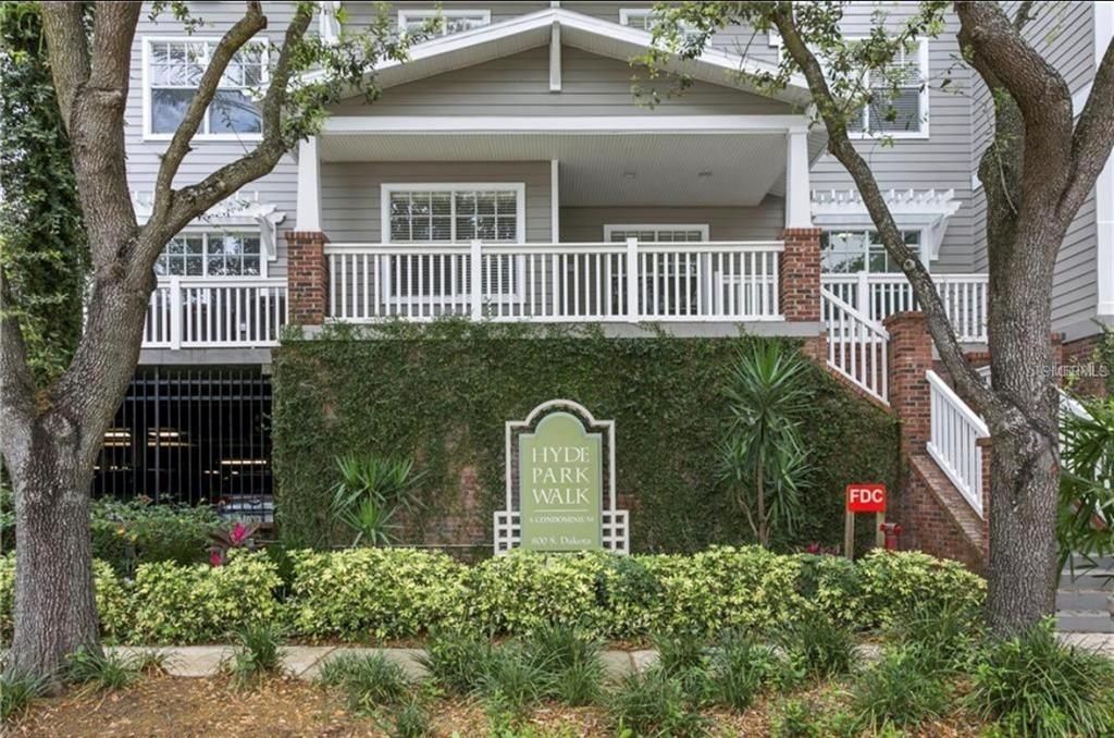 For Rent: $3,800 (2 beds, 2 baths, 1059 Square Feet)