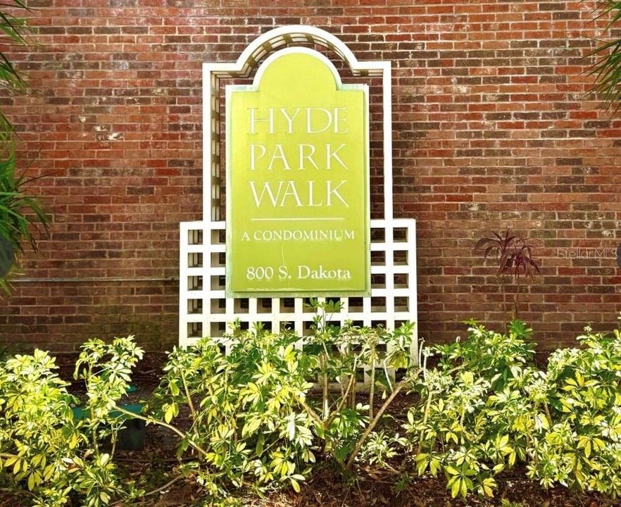 For Rent: $3,800 (2 beds, 2 baths, 1059 Square Feet)