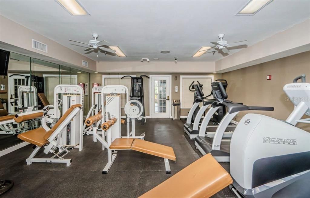 For Rent: $3,800 (2 beds, 2 baths, 1059 Square Feet)