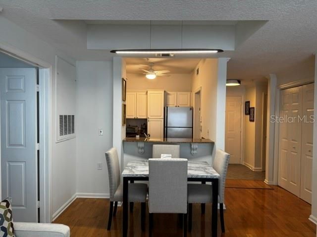 For Rent: $3,800 (2 beds, 2 baths, 1059 Square Feet)