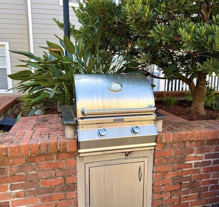 For Rent: $3,800 (2 beds, 2 baths, 1059 Square Feet)