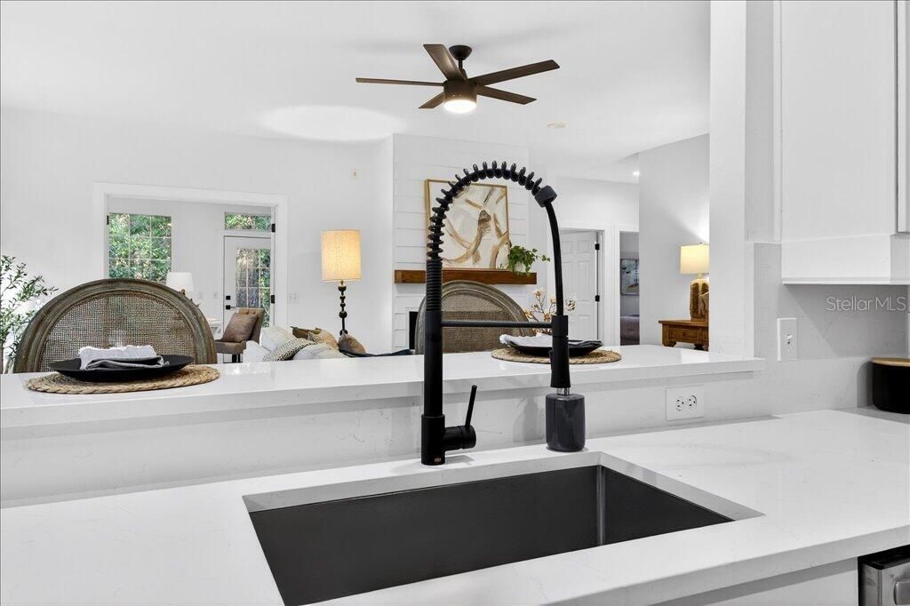 En Venta: $479,900 (3 camas, 2 baños, 2368 Pies cuadrados)