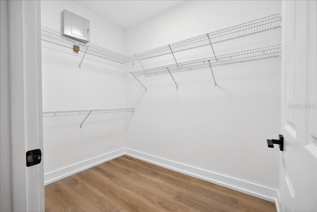 En Venta: $479,900 (3 camas, 2 baños, 2368 Pies cuadrados)