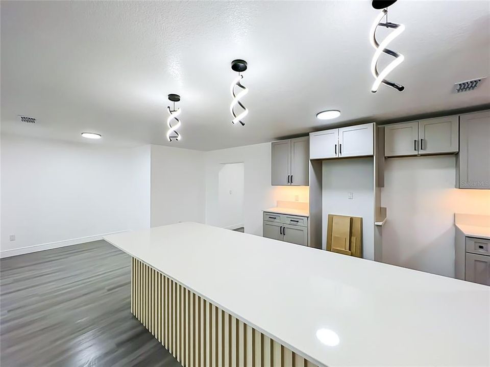 En Venta: $399,900 (4 camas, 2 baños, 1727 Pies cuadrados)