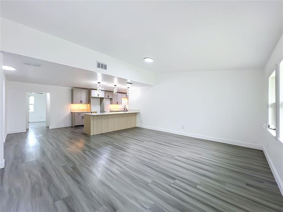 En Venta: $399,900 (4 camas, 2 baños, 1727 Pies cuadrados)