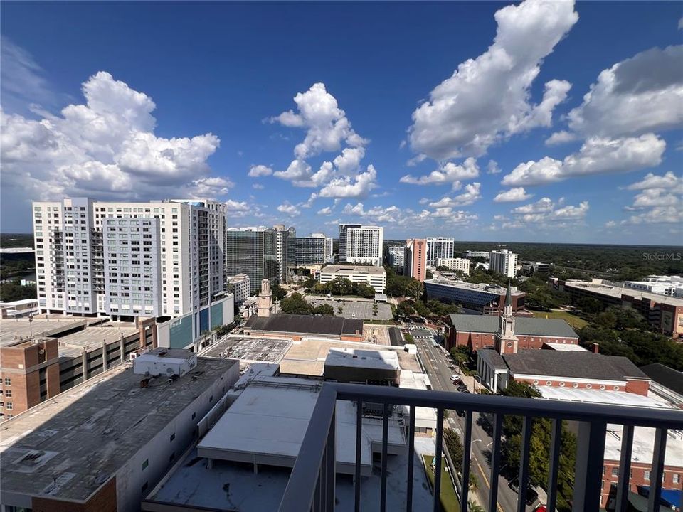 For Sale: $349,995 (2 beds, 2 baths, 1263 Square Feet)