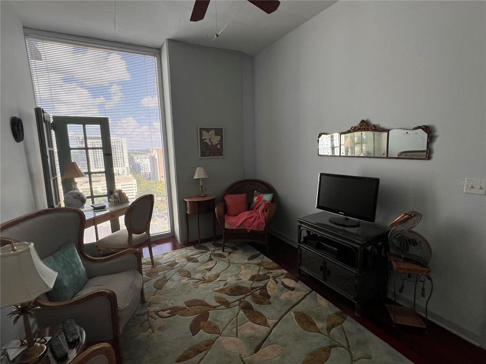 For Sale: $349,995 (2 beds, 2 baths, 1263 Square Feet)