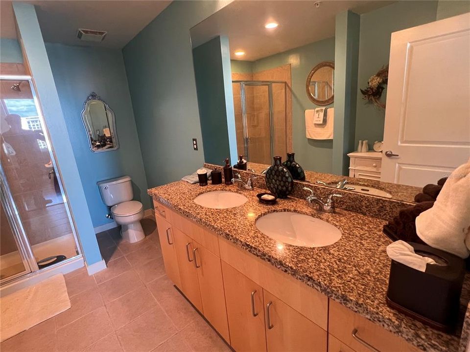 For Sale: $349,995 (2 beds, 2 baths, 1263 Square Feet)
