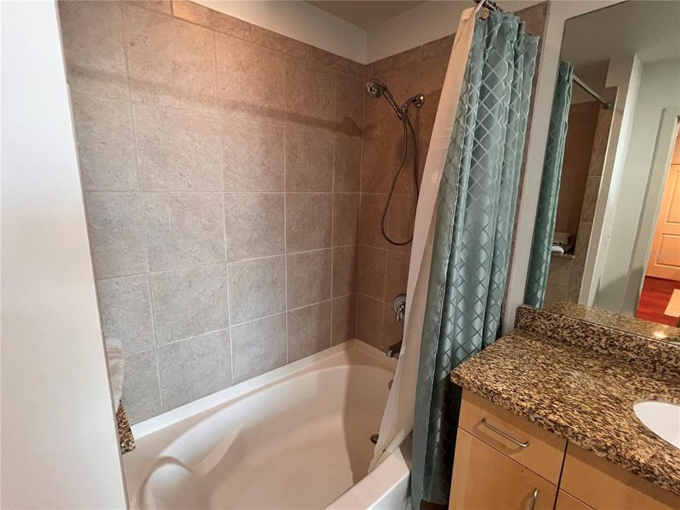 For Sale: $349,995 (2 beds, 2 baths, 1263 Square Feet)