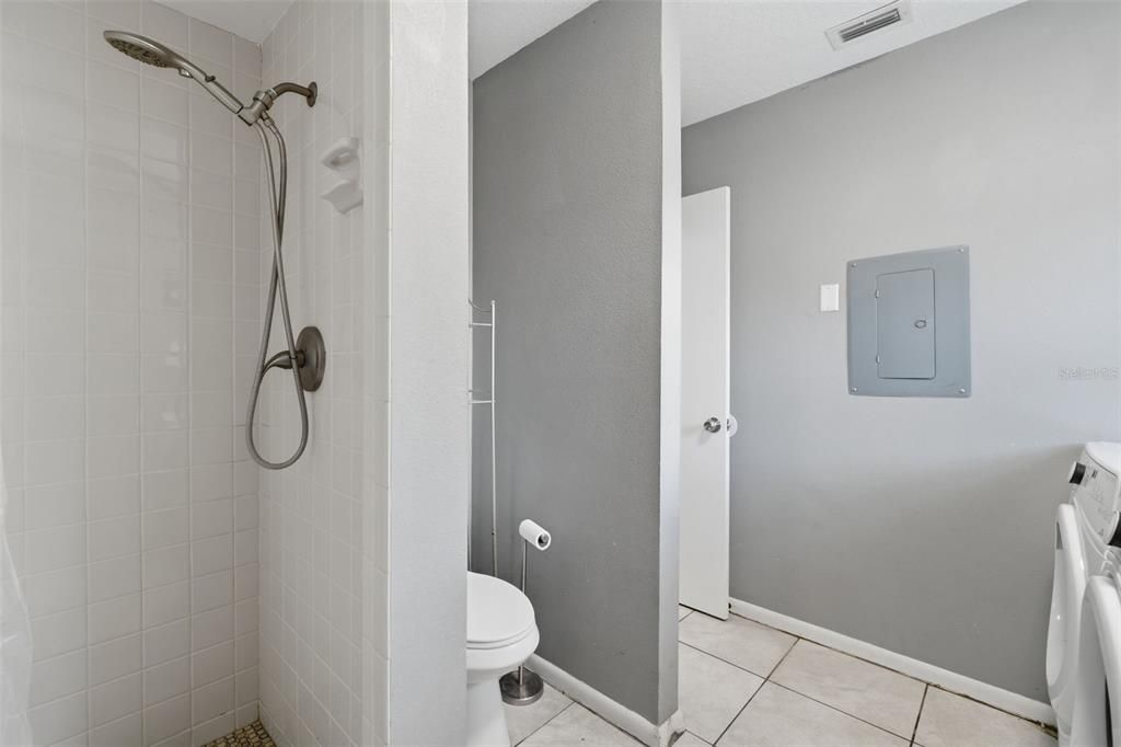 На продажу: $349,999 (3 спален, 2 ванн, 1300 Квадратных фут)