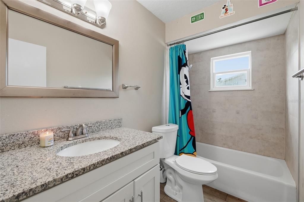 На продажу: $349,999 (3 спален, 2 ванн, 1300 Квадратных фут)