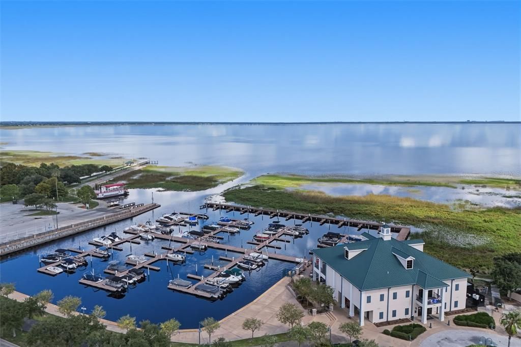 На продажу: $349,999 (3 спален, 2 ванн, 1300 Квадратных фут)