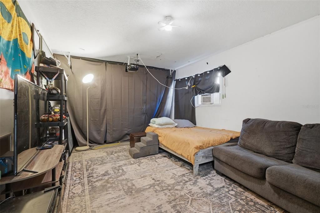 На продажу: $349,999 (3 спален, 2 ванн, 1300 Квадратных фут)