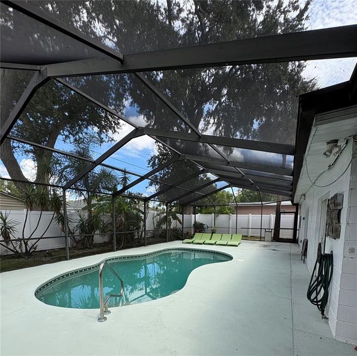 For Rent: $2,600 (3 beds, 1 baths, 1544 Square Feet)