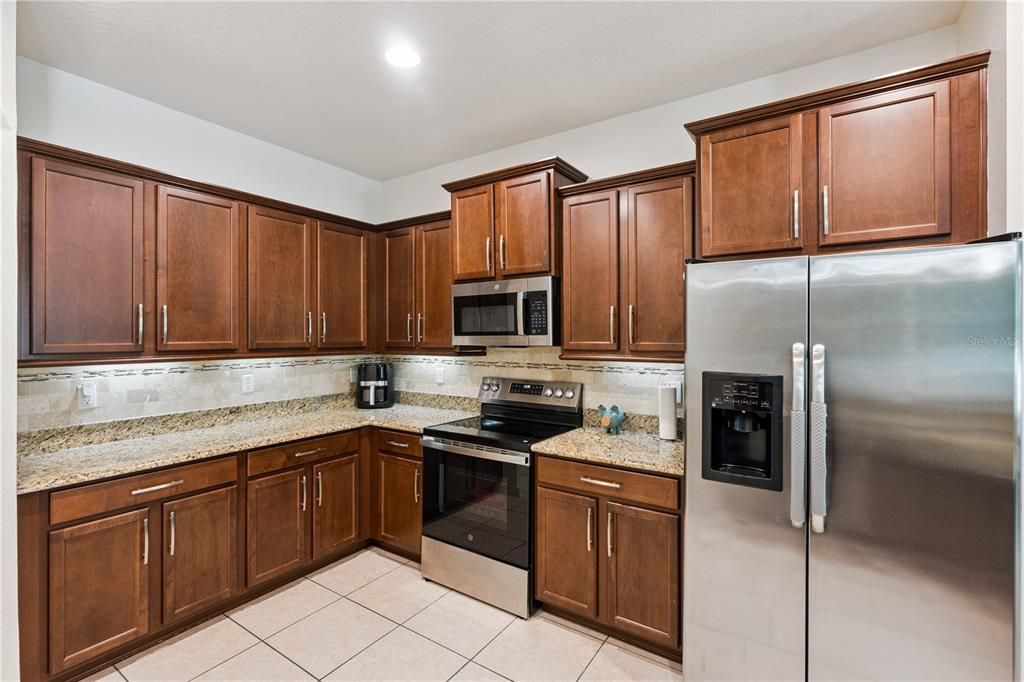 For Rent: $2,600 (3 beds, 2 baths, 1701 Square Feet)