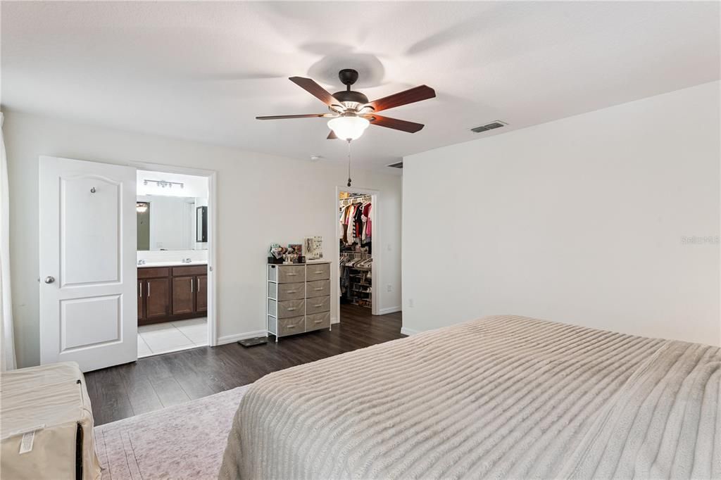 For Rent: $2,600 (3 beds, 2 baths, 1701 Square Feet)