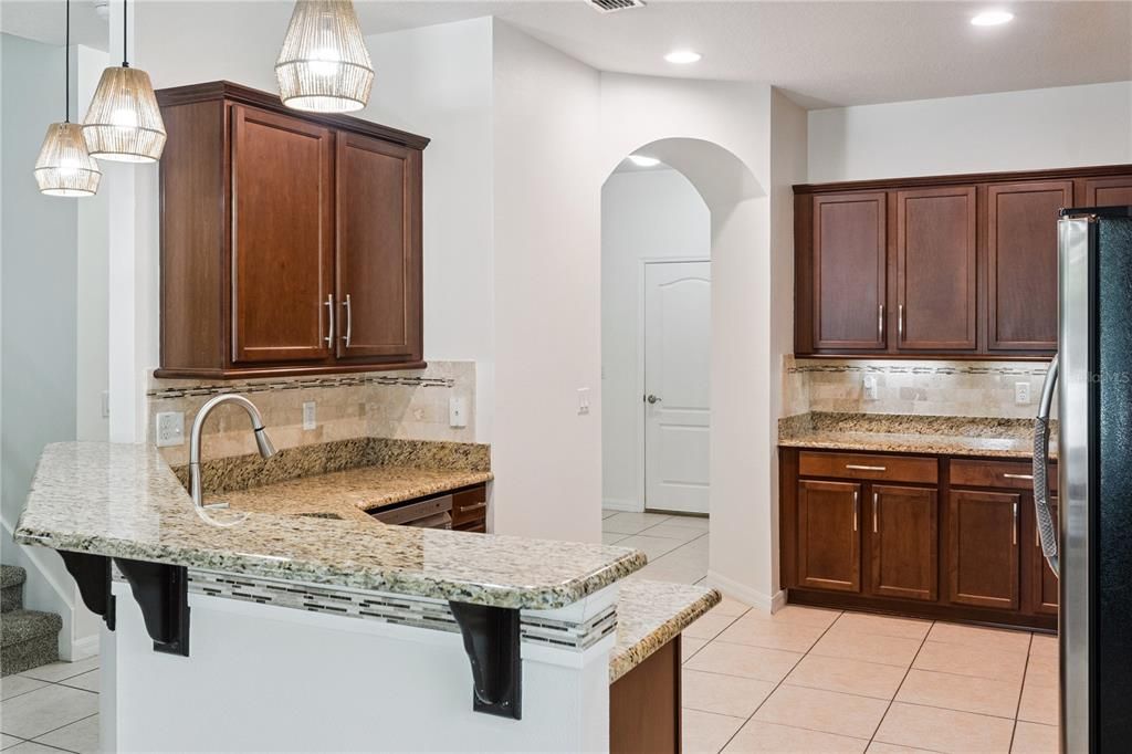 For Rent: $2,600 (3 beds, 2 baths, 1701 Square Feet)