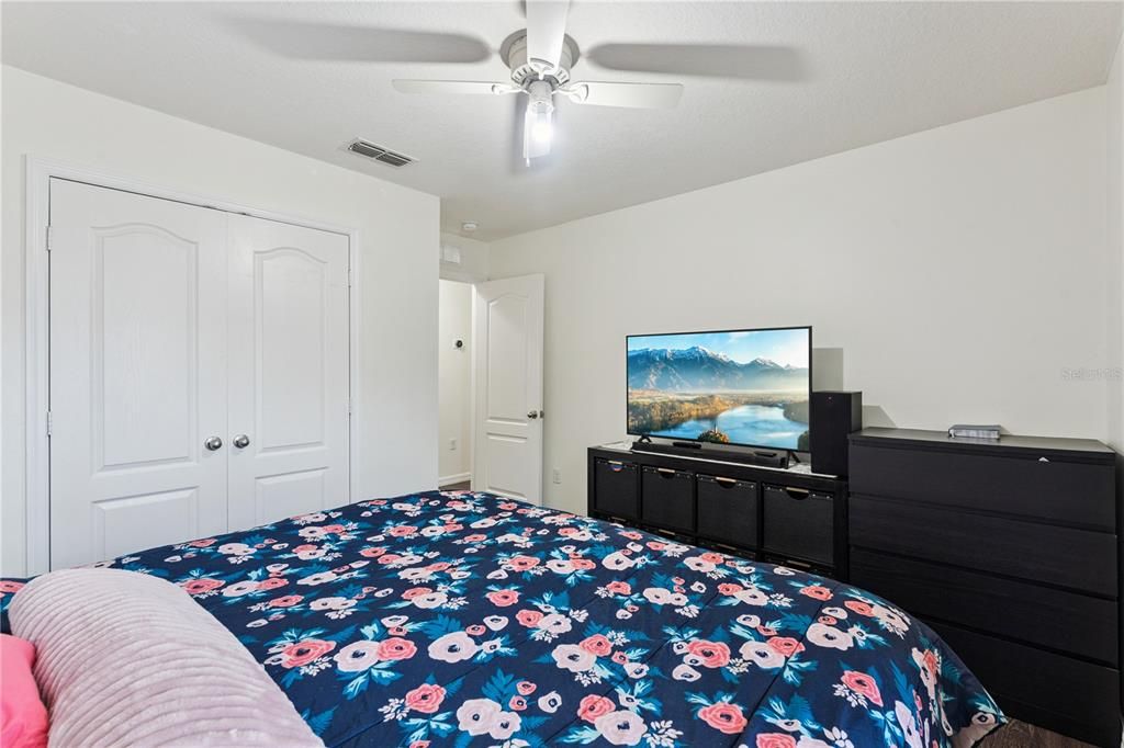 For Rent: $2,600 (3 beds, 2 baths, 1701 Square Feet)