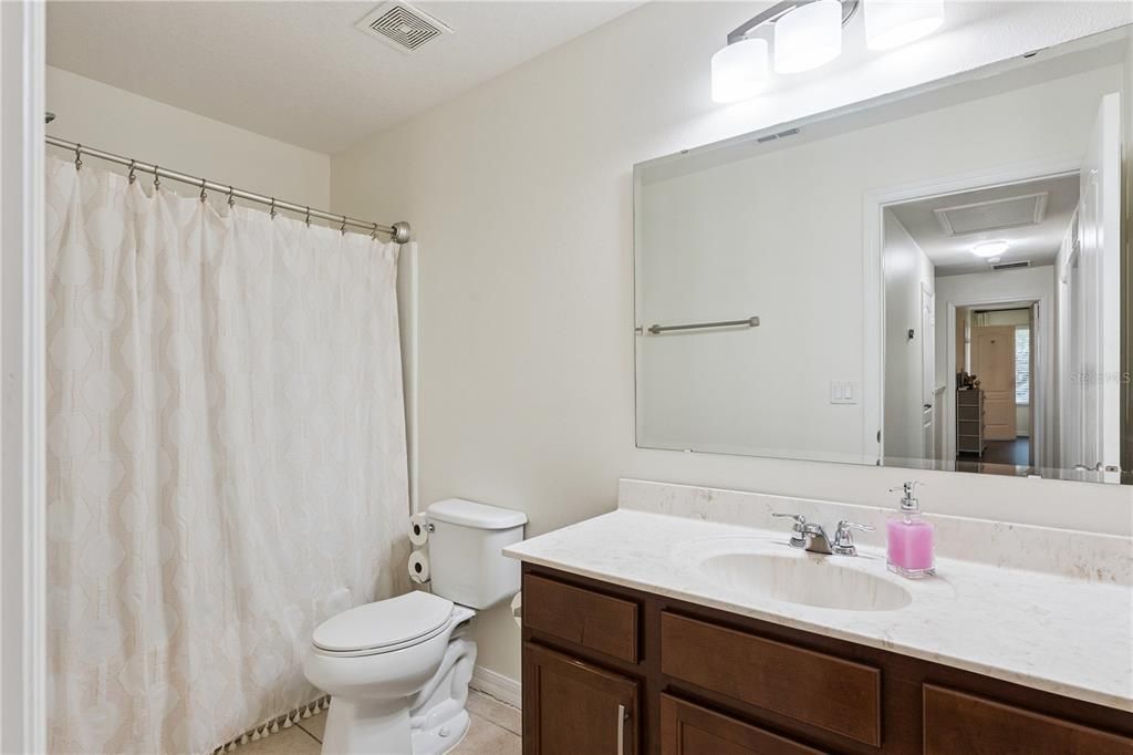For Rent: $2,600 (3 beds, 2 baths, 1701 Square Feet)