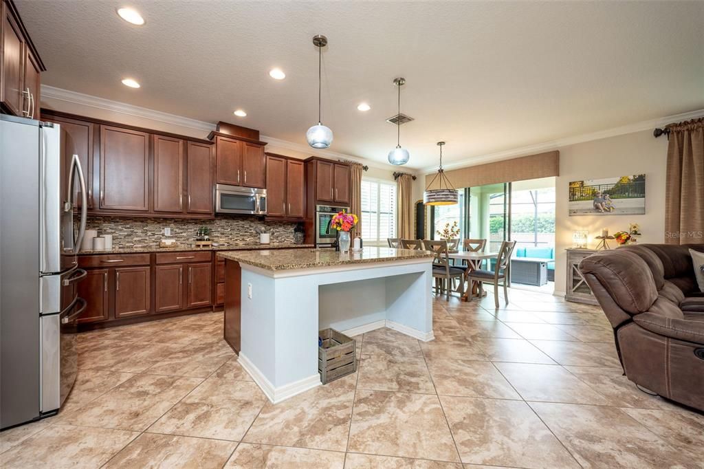 For Sale: $729,900 (5 beds, 3 baths, 2950 Square Feet)