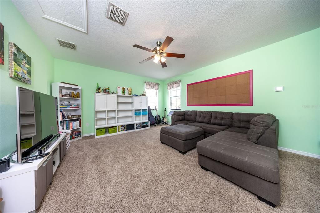For Sale: $729,900 (5 beds, 3 baths, 2950 Square Feet)