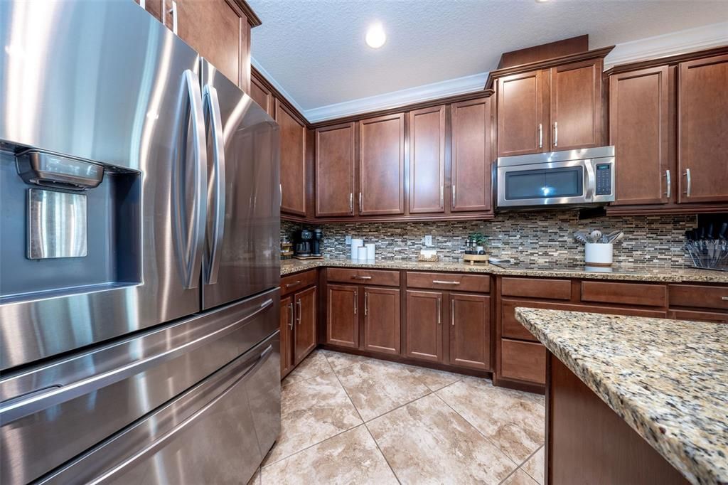 For Sale: $729,900 (5 beds, 3 baths, 2950 Square Feet)