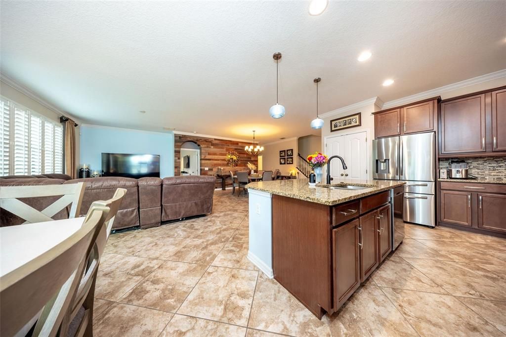 For Sale: $729,900 (5 beds, 3 baths, 2950 Square Feet)