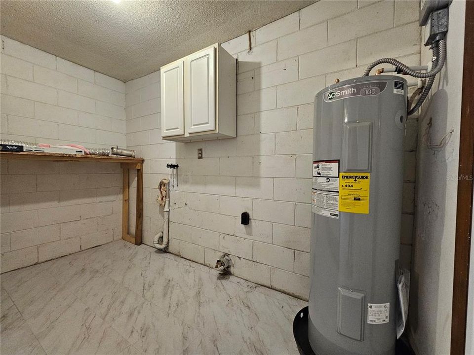 На продажу: $285,000 (3 спален, 2 ванн, 988 Квадратных фут)