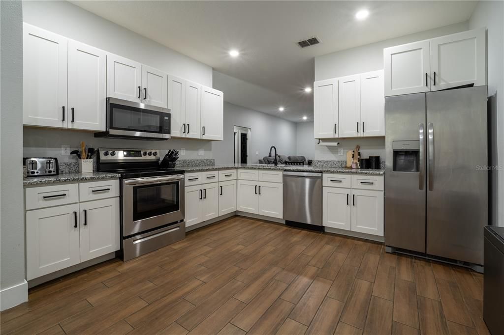 En Venta: $315,000 (4 camas, 2 baños, 1710 Pies cuadrados)