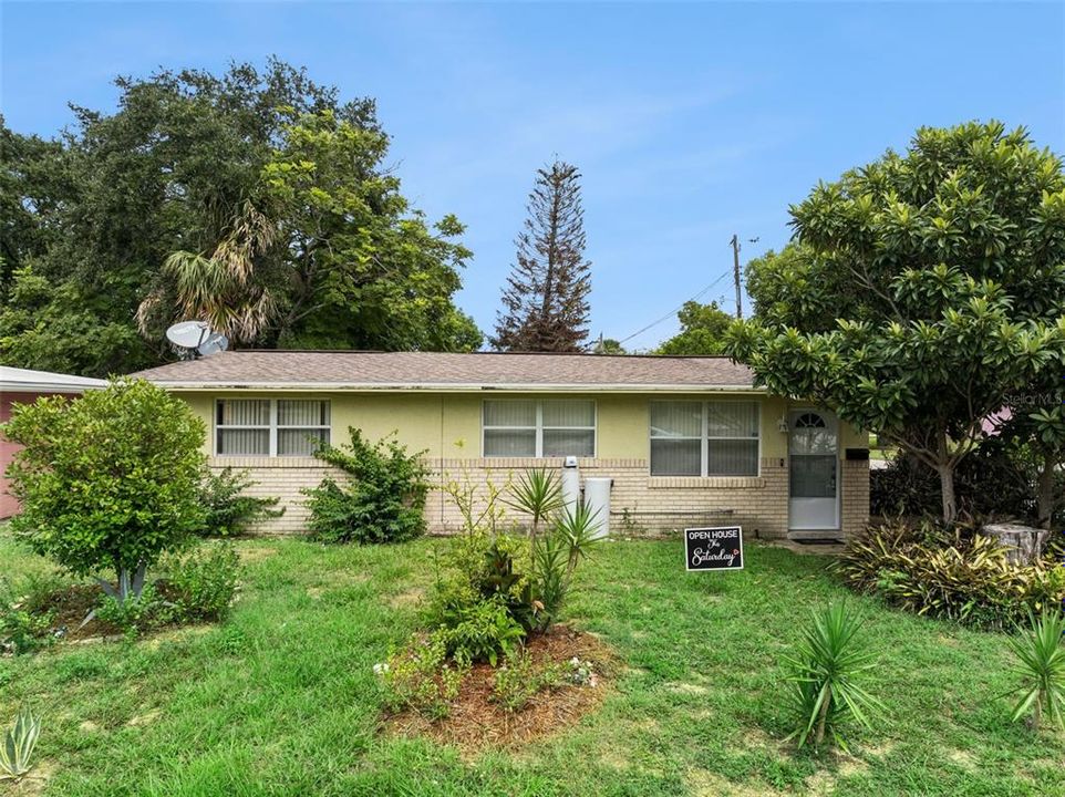 Active With Contract: $150,000 (2 beds, 1 baths, 925 Square Feet)