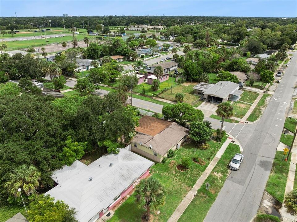 Active With Contract: $150,000 (2 beds, 1 baths, 925 Square Feet)