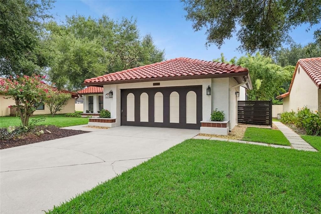 For Sale: $550,000 (2 beds, 2 baths, 1808 Square Feet)