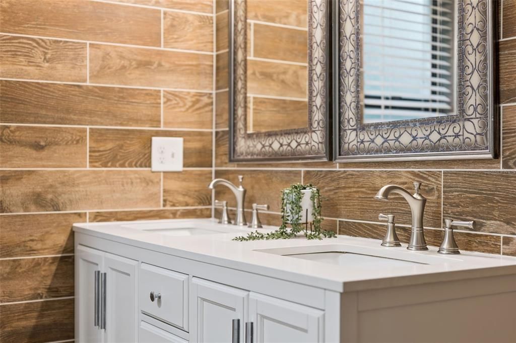 For Sale: $550,000 (2 beds, 2 baths, 1808 Square Feet)