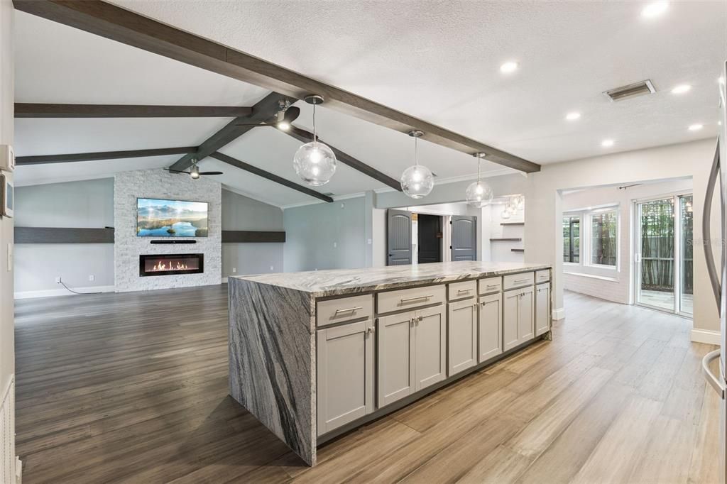 For Sale: $550,000 (2 beds, 2 baths, 1808 Square Feet)