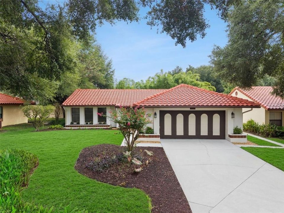 For Sale: $550,000 (2 beds, 2 baths, 1808 Square Feet)