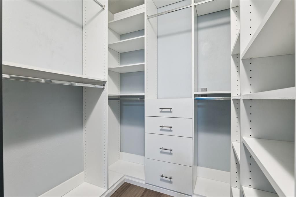 For Sale: $550,000 (2 beds, 2 baths, 1808 Square Feet)