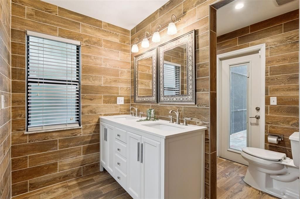 For Sale: $550,000 (2 beds, 2 baths, 1808 Square Feet)