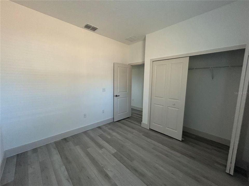 В аренду: $1,900 (4 спален, 2 ванн, 1551 Квадратных фут)