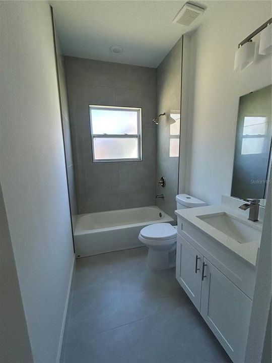 В аренду: $1,900 (4 спален, 2 ванн, 1551 Квадратных фут)