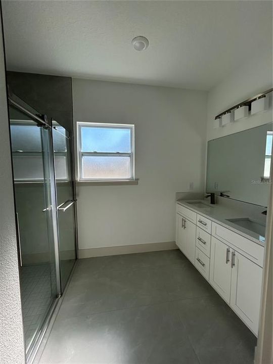 В аренду: $1,900 (4 спален, 2 ванн, 1551 Квадратных фут)