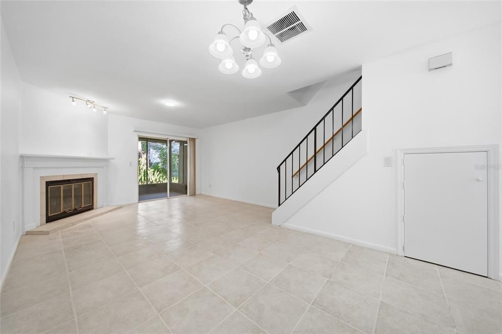 En Venta: $215,000 (2 camas, 2 baños, 1089 Pies cuadrados)